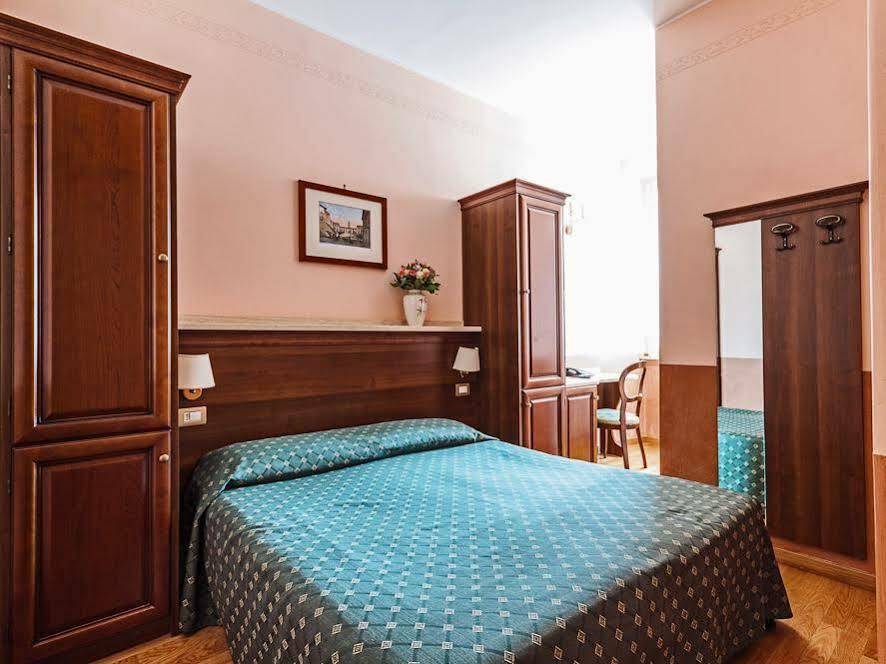 Palazzo Venere Hotel Rome Luaran gambar
